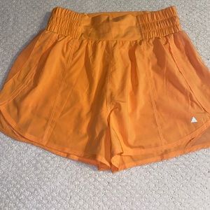 BALANCE ATHLETICA BREEZE SHORT- NEVER WORN